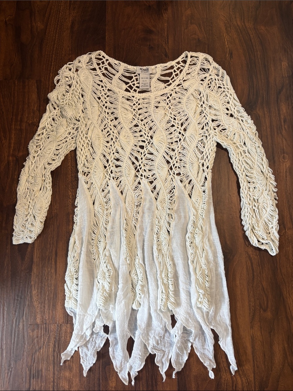 Monroe & Main White Crotchet Dress/Top